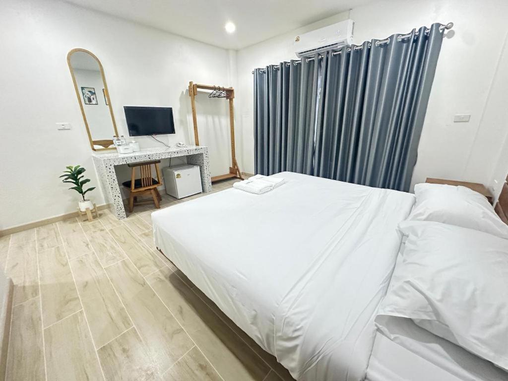 The Most Hotel Районг Екстериор снимка