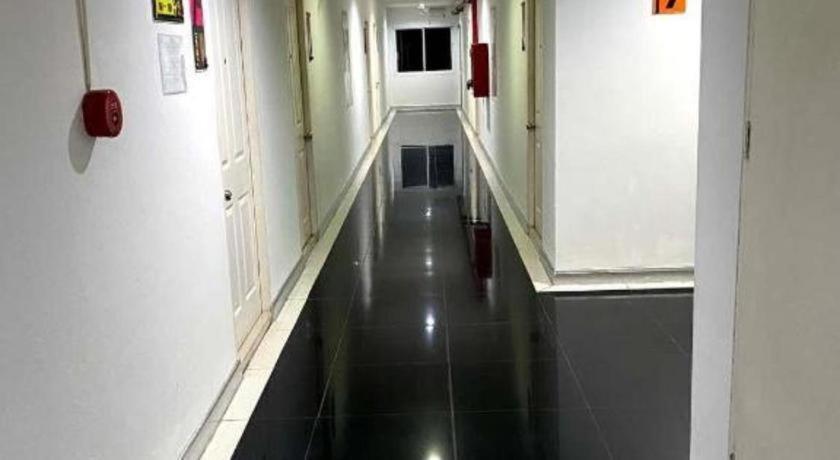 The Most Hotel Районг Екстериор снимка
