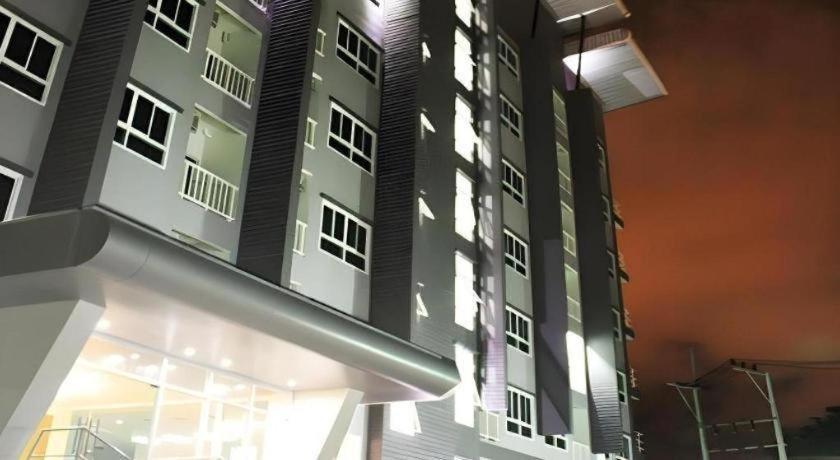 The Most Hotel Районг Екстериор снимка